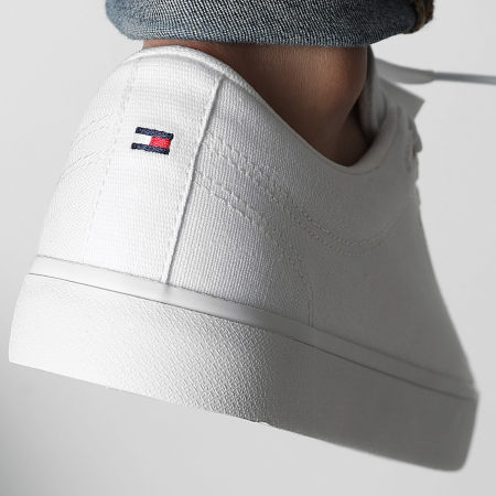 Tommy Hilfiger - Baskets Hi Vulc Low Core Canvas 5396 White