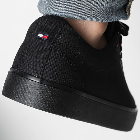 Tommy Hilfiger - Baskets Hi Vulc Low Core Canvas 5396 Black