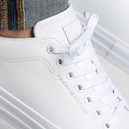 Tommy Hilfiger - Baskets Hi Vulc Street Leather Patch 5312 White Desert Sky