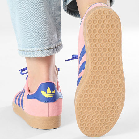 Adidas Originals - Baskets Femme Gazelle W JH7213 Semi Pink Spark Lucid Blue Pure Sulfur
