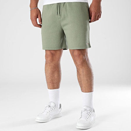 Tommy Jeans - Short Jogging Flag Beach 1931 Vert Kaki