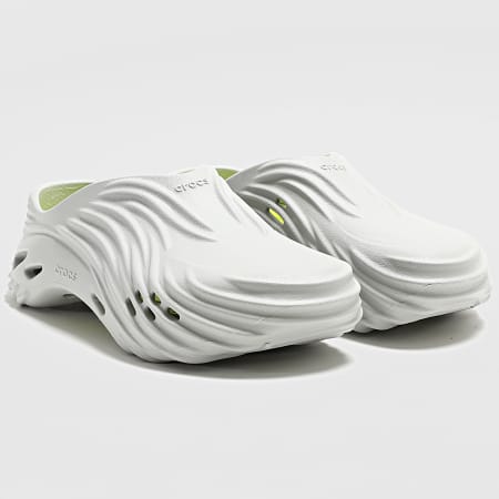 Crocs - Claquettes Echo Wave Gris Clair