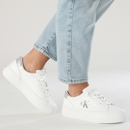 Tommy Jeans - Baskets Femme Vulc Flatf Leather Silver Logo Tag 1877 Bright White Silver