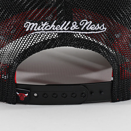Mitchell and Ness - Casquette Trucker Hidden Chicago Bulls HT11408 Noir Gris