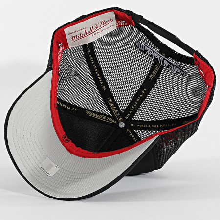 Mitchell and Ness - Casquette Trucker Hidden Chicago Bulls HT11408 Noir Gris