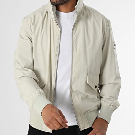 BOSS アイボリー パデッドジャケット BOSS アイボリー パデッドジャケット BOSS アイボリー パデッド