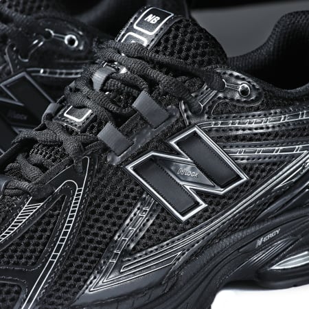 New Balance - Baskets 1906R M1906RCH Black Grey