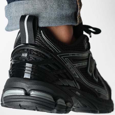 New Balance - Baskets 1906R M1906RCH Black Grey