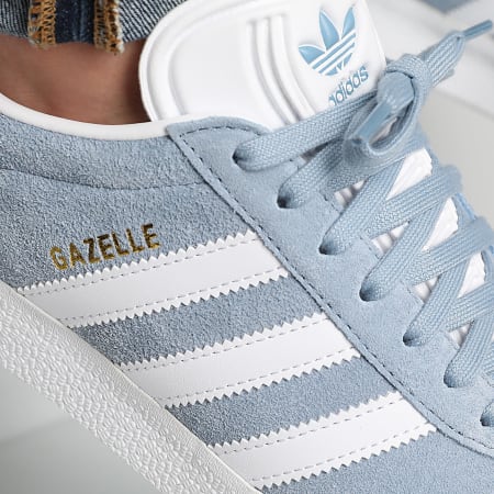 Adidas Originals - Baskets Gazelle JR6283 Tactile Blue Footwear White Gold Metallic