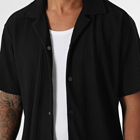 Classic Series - 588 Conjunto de camisa preta de manga curta e calças com nervuras