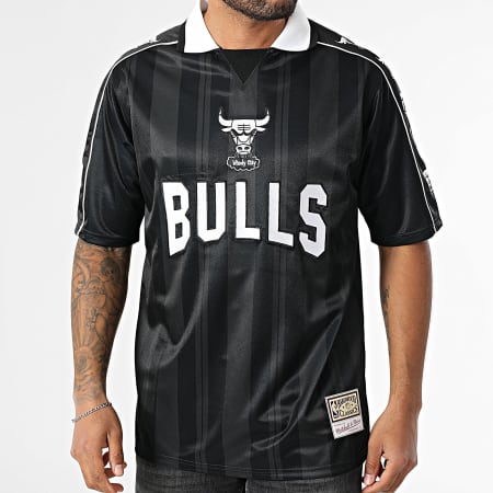 Mitchell and Ness - Stripe T-shirt NBA Striker Chicago Bulls TP10122 Zwart Bruin