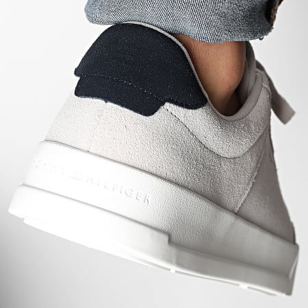 Tommy Hilfiger - Baskets TH Court Summer Suede 5517 Grey Whisper