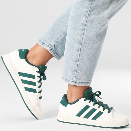 Adidas Sportswear - Baskets Femme Grand Court 2.0 K JQ0704 Off White Core Green Core Black