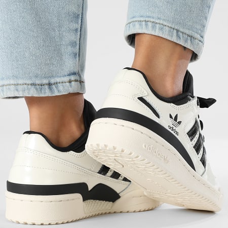 Adidas Originals - Baskets Femme Forum Low CL JR0499 Off White Core Black