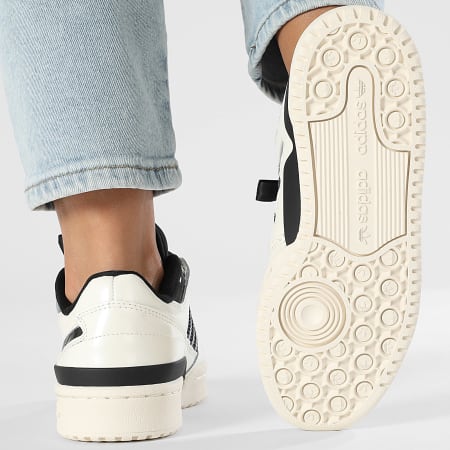 Adidas Originals - Baskets Femme Forum Low CL JR0499 Off White Core Black