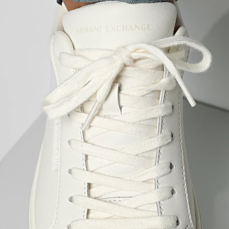 Armani Exchange - Baskets XM000141-AF11912 Off White Deep Navy