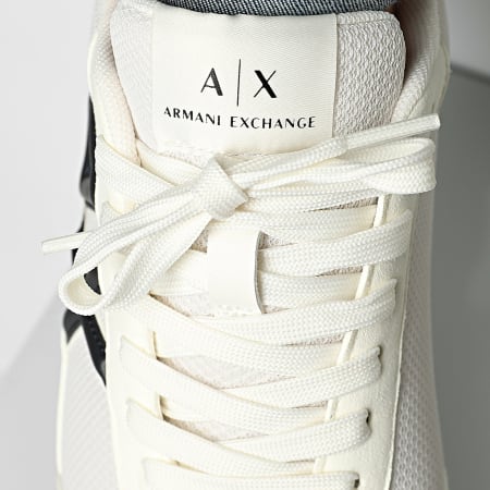 Armani Exchange - Baskets XM001960 Off White Deep Navy