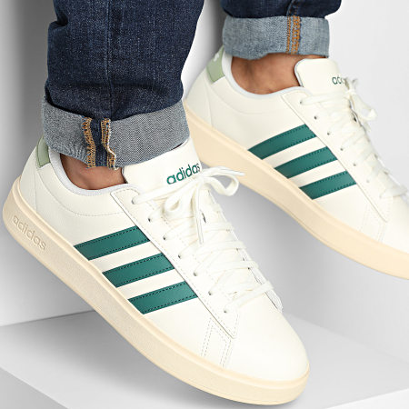 Adidas Sportswear - Baskets Grand Court 2.0 JS1736 Off White Core Green Tent Green