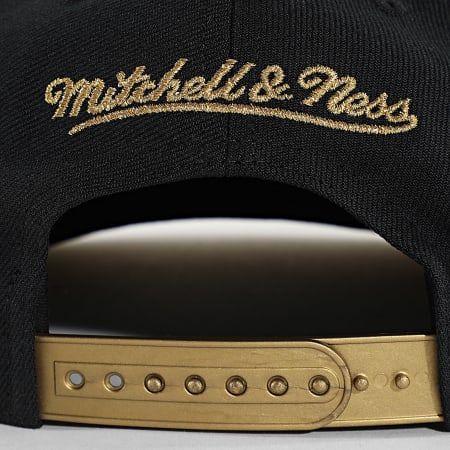 Mitchell and Ness - Casquette Snapback Chicago Bulls HP12127-CBU Noir Doré