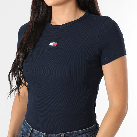 Tommy Jeans - Tee Shirt Slim Femme Badge 7881 Bleu Marine