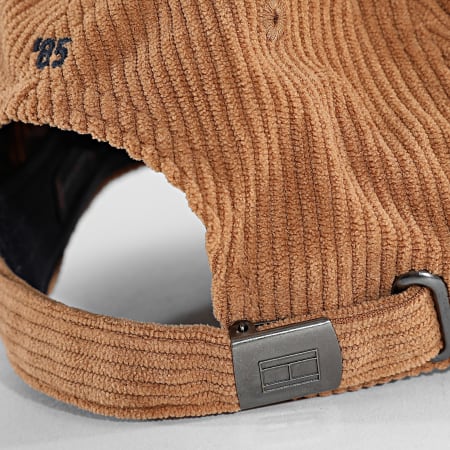 Tommy Hilfiger - Casquette Côtelée Flag 6 Panel Cord '85 3583 Camel
