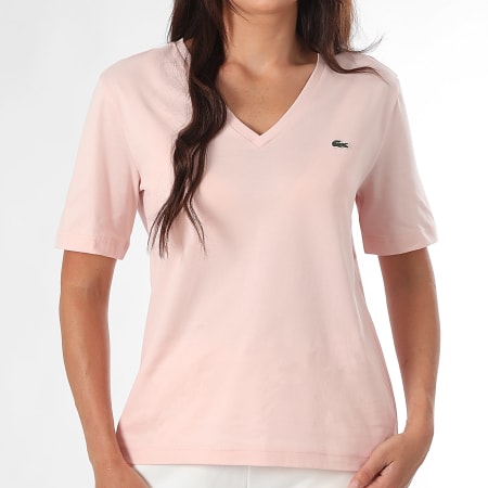 Lacoste - Tee Shirt Col V Femme Logo Brodé Crocodile Relaxed Fit Rose