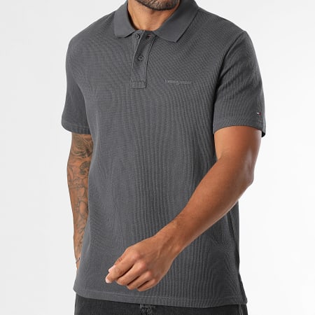 Tommy Jeans - Polo Manches Courtes Waffle Script 2415 Gris Anthracite