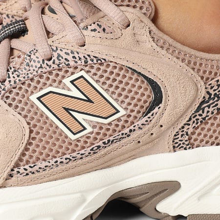 Sneakers Femme 530 U530CRA Flat Taupe Black Cement