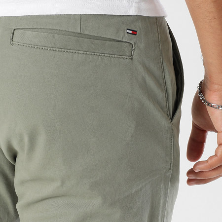 Tommy Jeans - Pantalon Chino Austin 0282 Vert Kaki