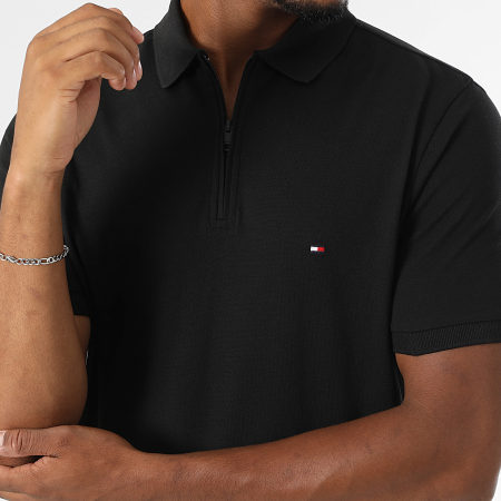 Tommy Hilfiger - Polo Manches Courtes Col Zippé Regular Fit 9825 Noir