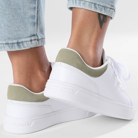 Tommy Hilfiger - Baskets Femme Casual Cupsole Sneaker 8816 White Earth Sage