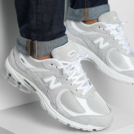 靴 New Balance 2002RQ New Balance 2002R Mens Running Shoes Cream Kumquat Black