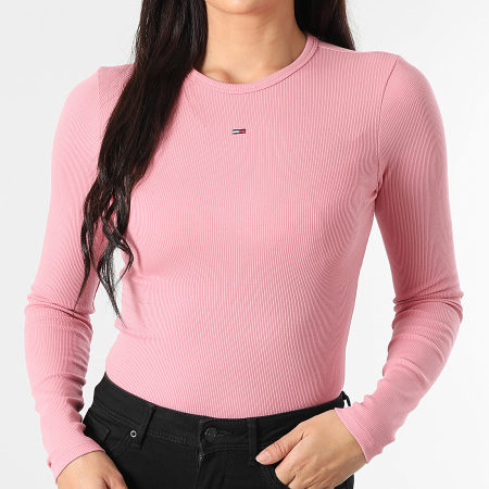 Tommy Jeans - Tee Shirt Manches Longues Slim Femme Essential Rib 7387 Rose
