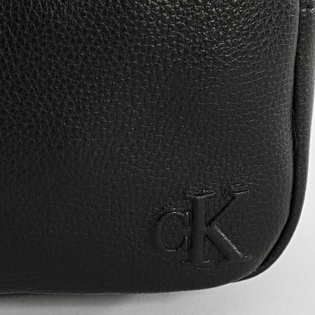 Calvin Klein - Trousse De Toilette Cargo Dopp Kit 090G Noir
