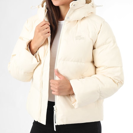 Lacoste - Doudoune Capuche Femme Big Logo Crocodile Beige Clair