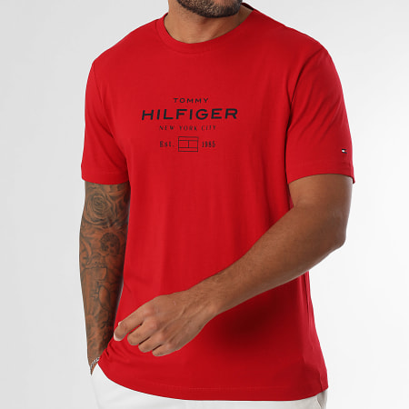 Tommy Hilfiger - Tee Shirt Regular Fit Stack Graphic 0002 Rouge