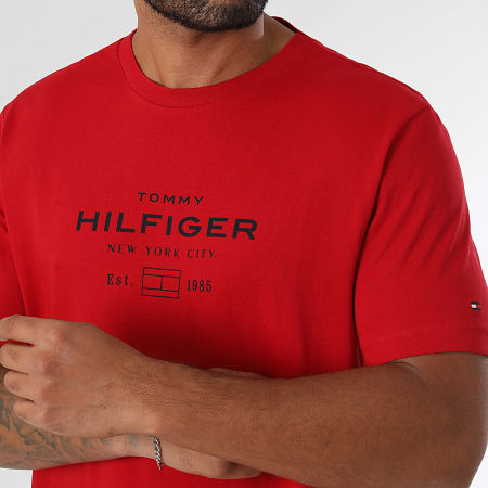 Tommy Hilfiger - Tee Shirt Regular Fit Stack Graphic 0002 Rouge