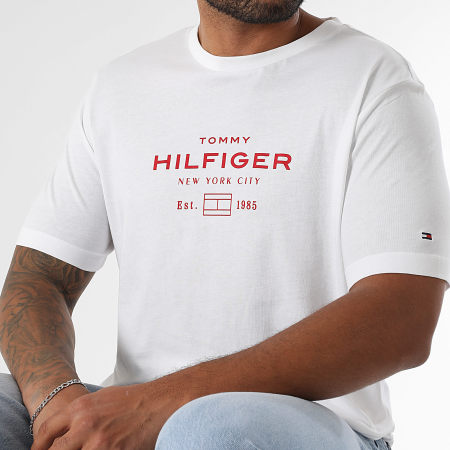 Tommy Hilfiger - Tee Shirt Regular Fit Stack Graphic 0002 Blanc