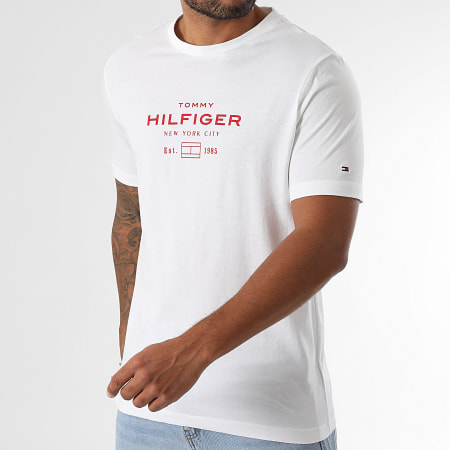 Tommy Hilfiger - Tee Shirt Regular Fit Stack Graphic 0002 Blanc