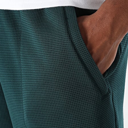 Adidas Originals - Short Jogging Essential Waffle JW1040 Vert Bouteille