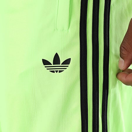 Adidas Originals - Short Jogging A Bandes Jacquard JW5928 Vert Fluo