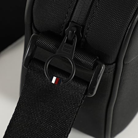 Tommy Hilfiger - Sacoche Foundation New Reporter 3627 Noir