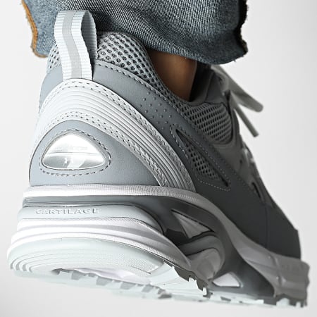 Under Armour - Baskets UA Apparition Tech 6005280 Grey