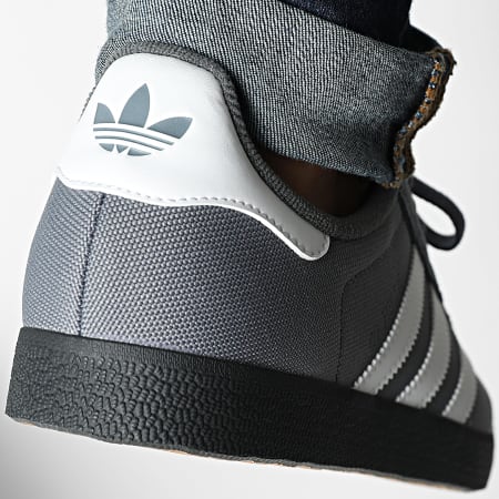 Adidas Originals - Baskets Gazelle JR6294 Onix Footwear White Carbon
