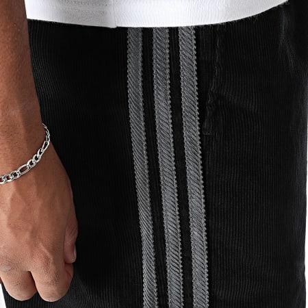 Adidas Originals - Pantalon Jogging Velours Cotelé A Bandes Corduroy JX3107 Noir