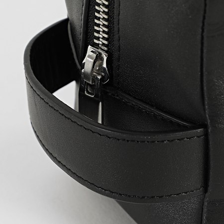 Calvin Klein - Trousse De Toilette Plaque Dopp Kit 132G Noir