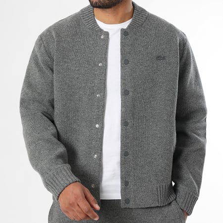 Lacoste - Chaqueta con botones y logotipo bordado en cocodrilo tono sobre tono Gris