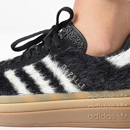 Adidas Originals - Baskets Femme Gazelle Bold W JS3907 Core Black Cream White Gold Metallic