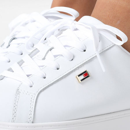 Tommy Hilfiger - Baskets Femme Flag Court Sneaker 9074 White