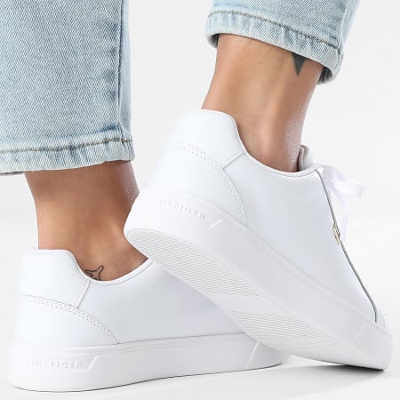 Tommy Hilfiger - Baskets Femme Flag Court Sneaker 9074 White